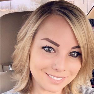 Meet your Posher, Jena